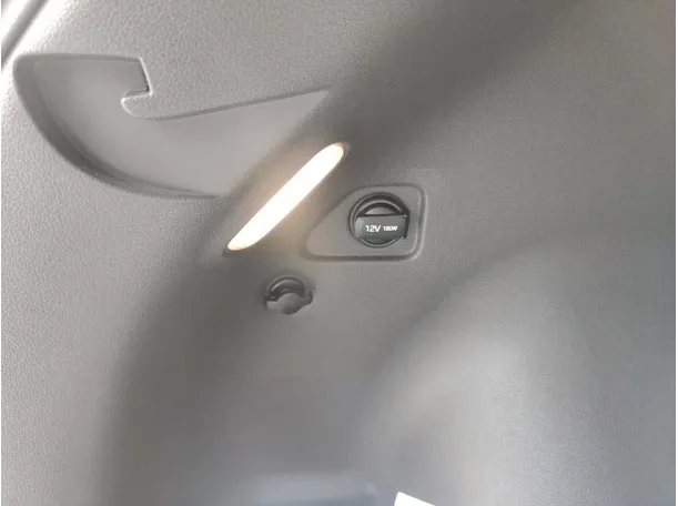 Car image 37