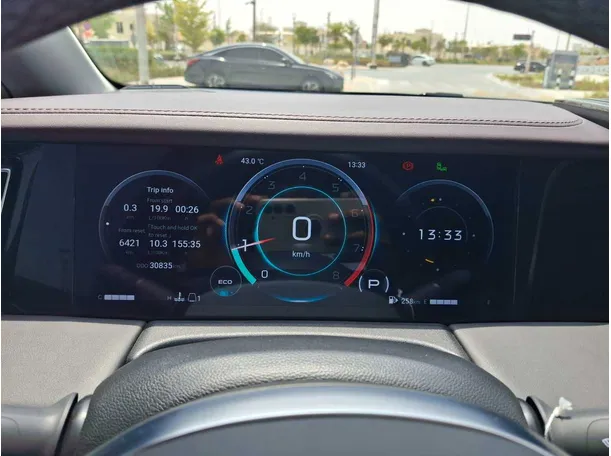 Car image 19