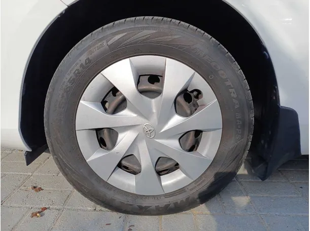 Car image 10
