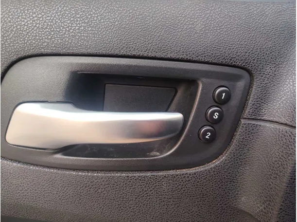 Car image 31