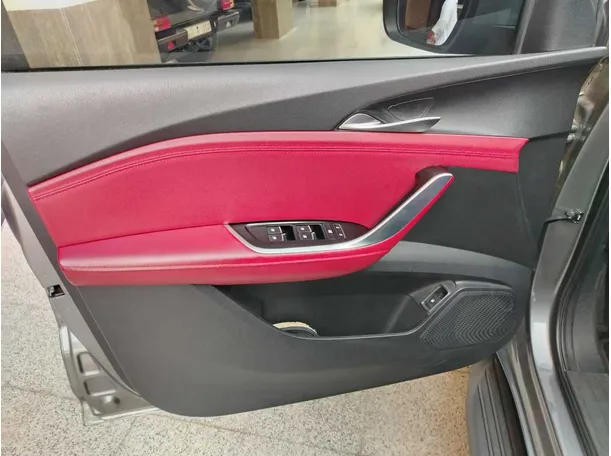 Car image 34