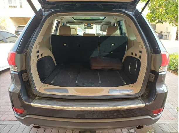 Car image 21