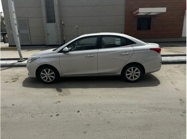 Car image 8