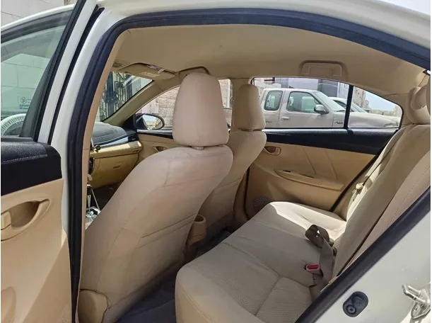 Car image 16