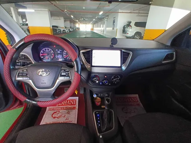 Car image 15