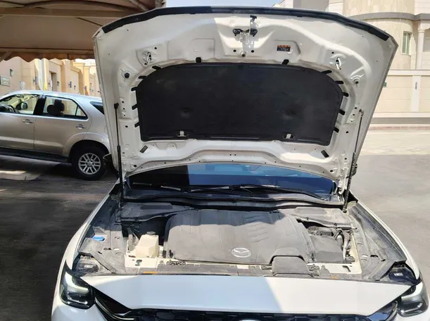 Car image 32