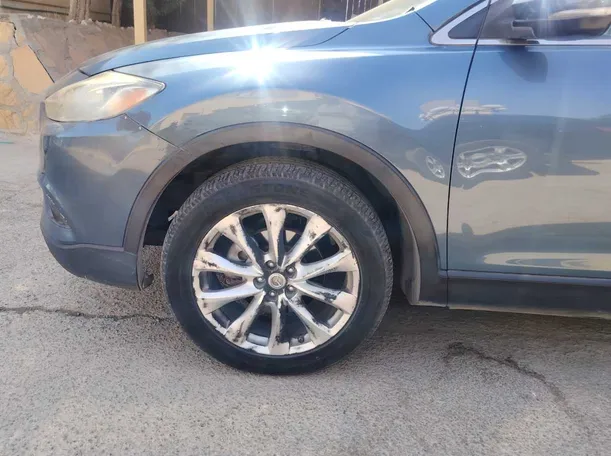Car image 9