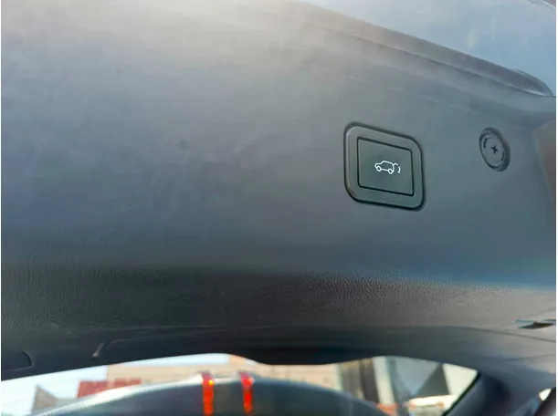Car image 33