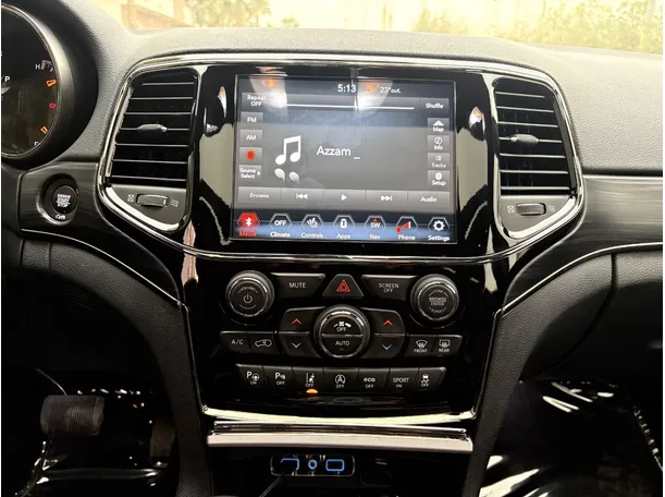 Car image 20