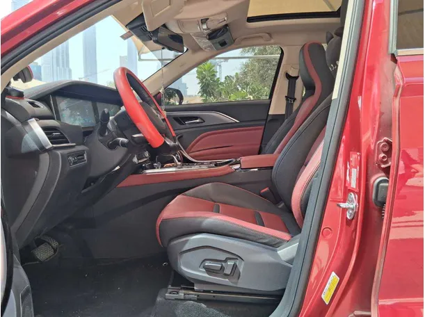 Car image 13