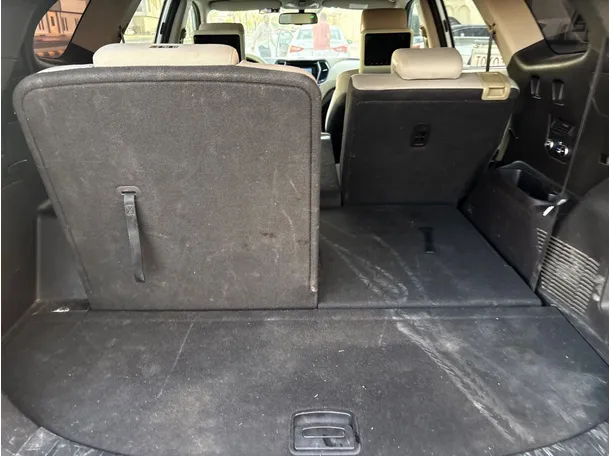 Car image 25