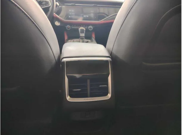 Car image 27