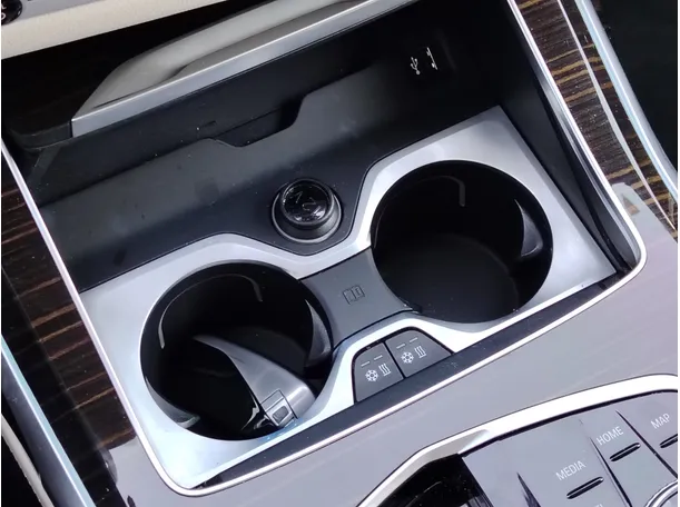 Car image 33