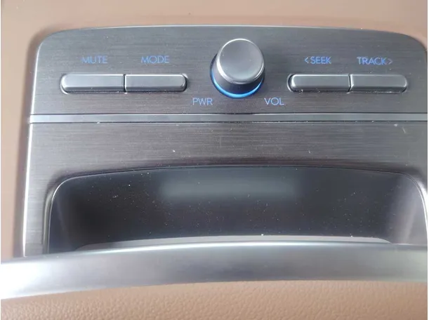 Car image 30