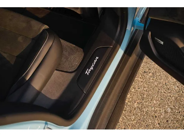 Car image 41