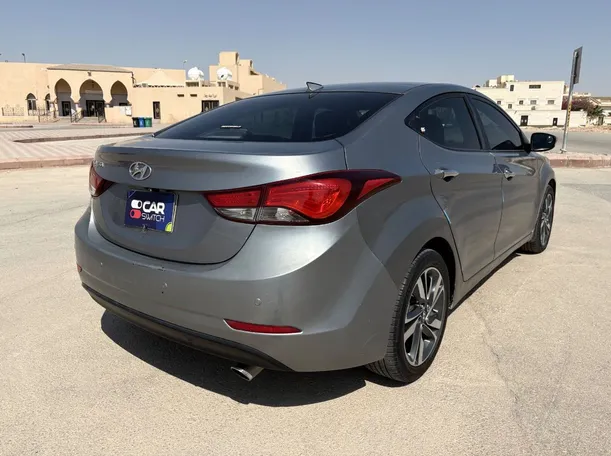 Car image 5
