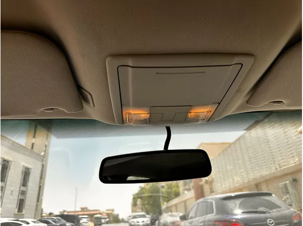 Car image 24