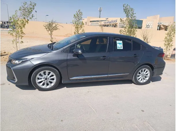 Car image 8