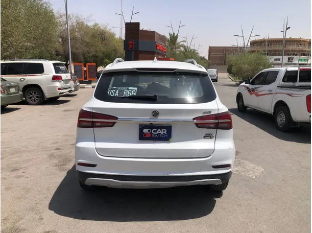 Car image 6