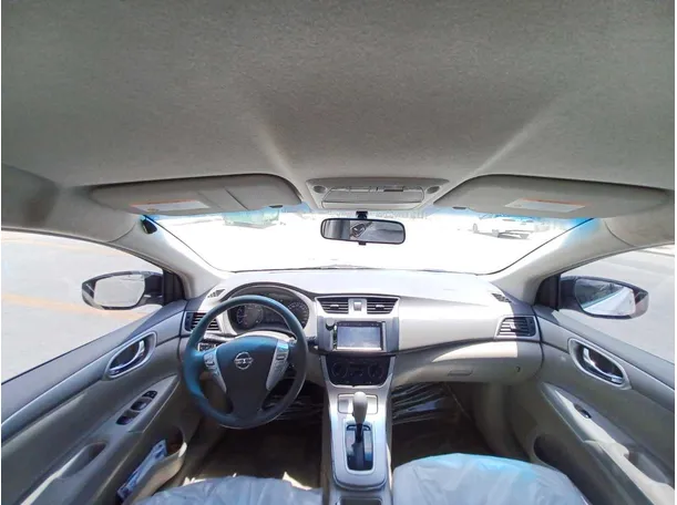 Car image 13