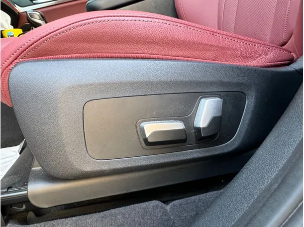 Car image 24