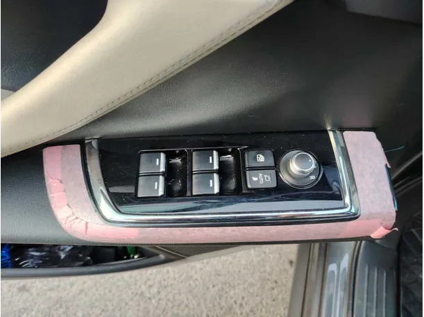 Car image 35