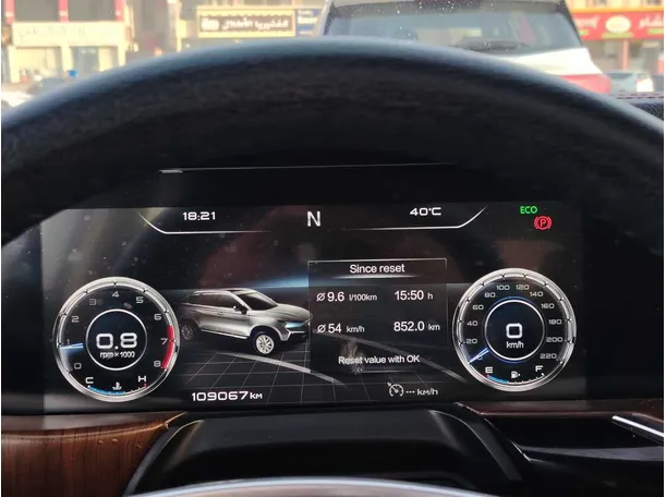 Car image 24
