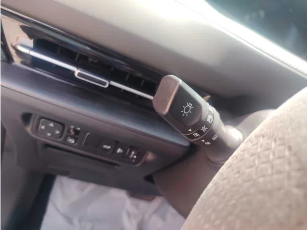 Car image 27