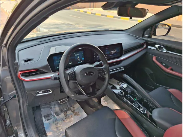 Car image 11