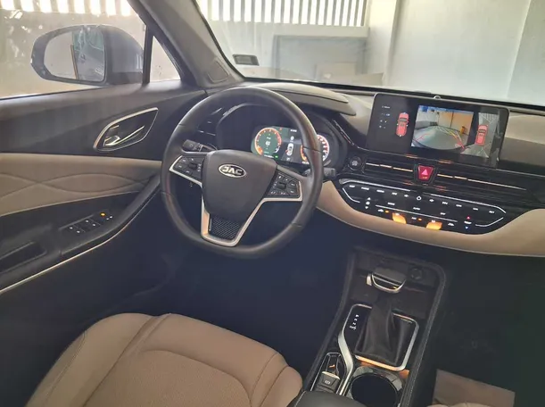 Car image 17