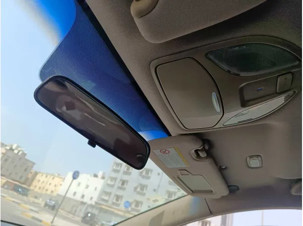 Car image 32