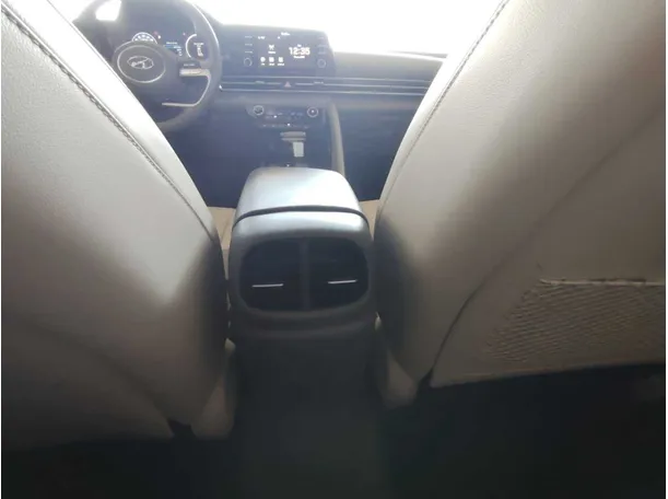 Car image 31