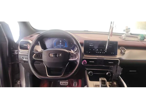 Car image 16