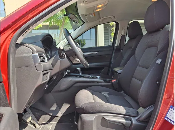 Car image 12