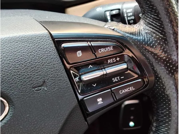 Car image 35