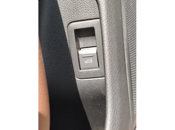 Car image 33