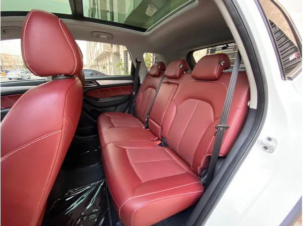 Car image 13