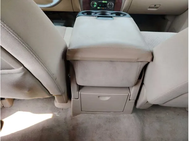 Car image 40