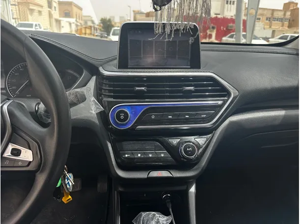 Car image 20
