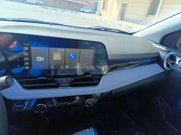 Car image 24