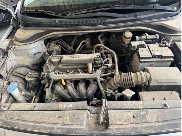 Car image 19