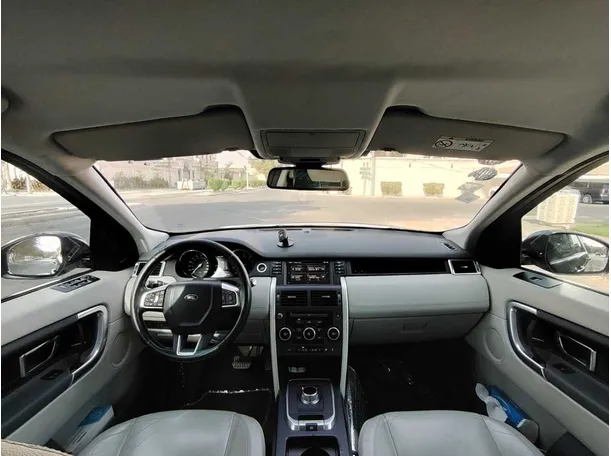 Car image 17