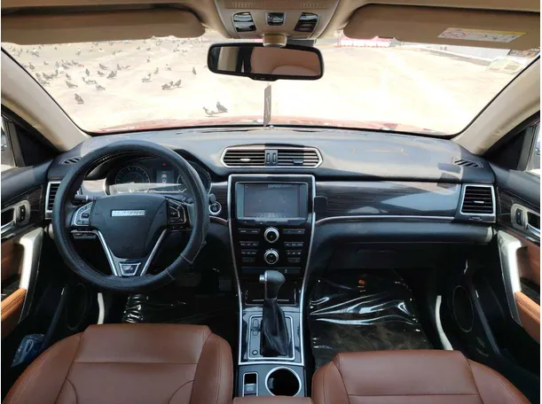Car image 19