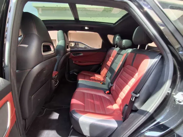 Car image 13