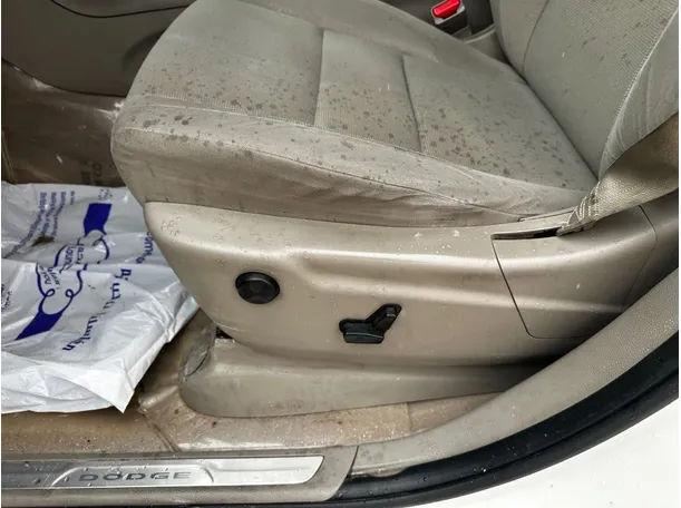Car image 27