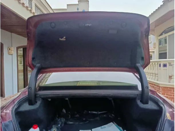Car image 32