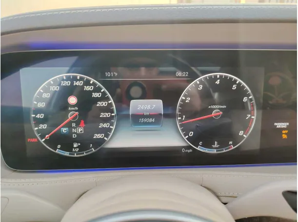 Car image 30
