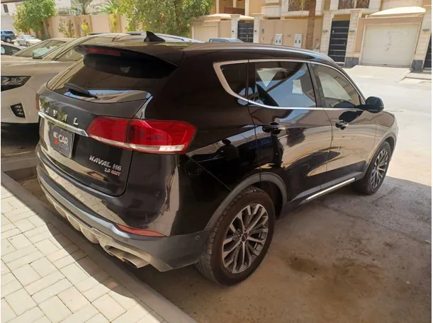 Car image 5