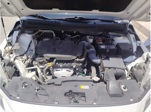 Car image 30