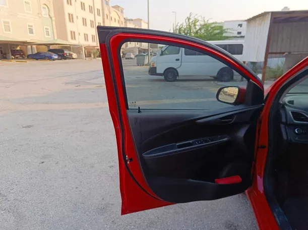 Car image 10